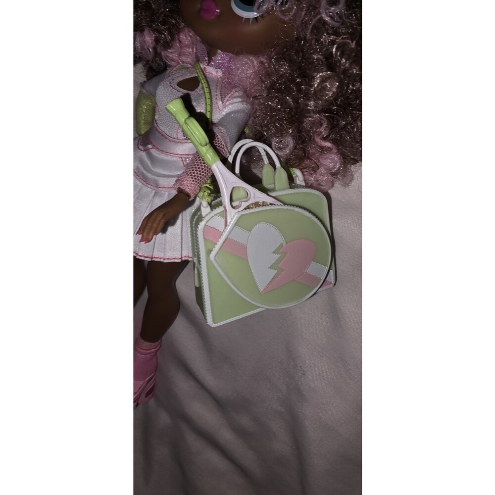 LOL Surprise OMG Sports Fashion Doll 11” Court Cutie has most accessories - Picture 2 of 2